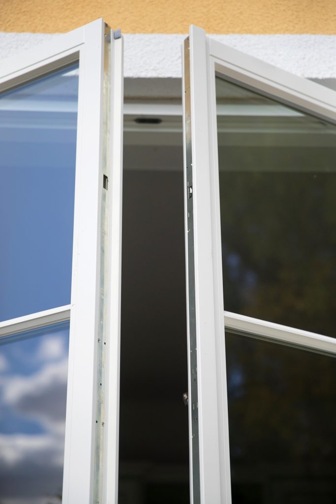 DOFAB Kultur fönster utan mittpost med 24 mm spröjs